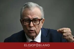 Rubén Rocha reaparece y comparece ante FGR por señalamientos ligados al narco