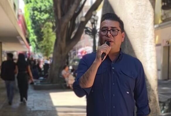 Canta mal las rancheras y todas, Camarillo ahuyenta a transeúntes