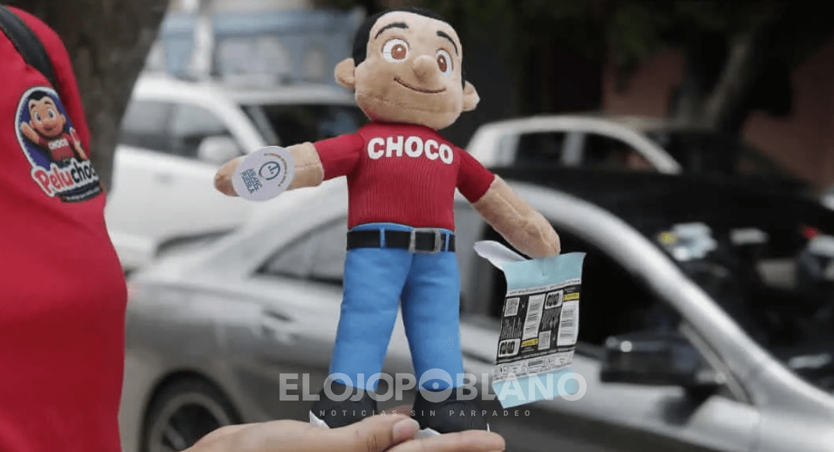 Peluchoco, el peluche que apoya a niños con cáncer