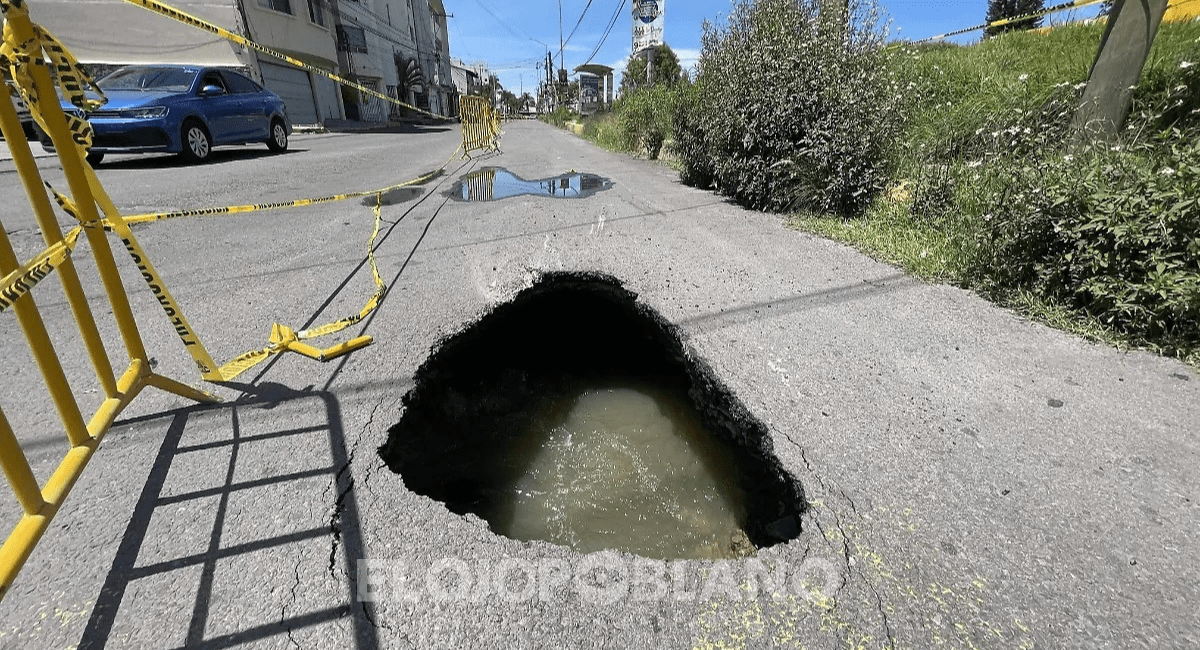 Los baches no fueron suficientes, Puebla estrena otro socavón