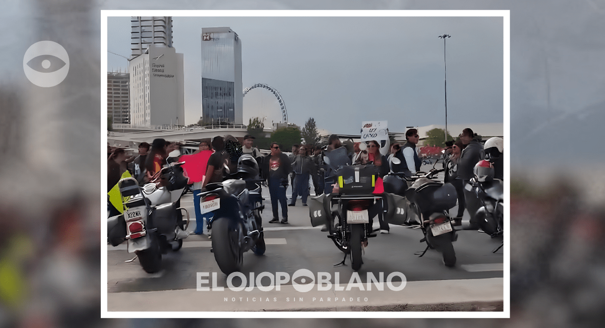 Motociclistas vuelven a bloquear vialidades por la Ley Casco