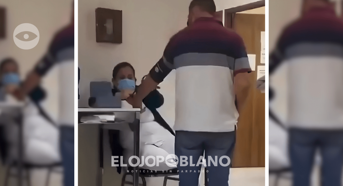 “Su majestad” atiende sentada al paciente en el IMSS Bienestar