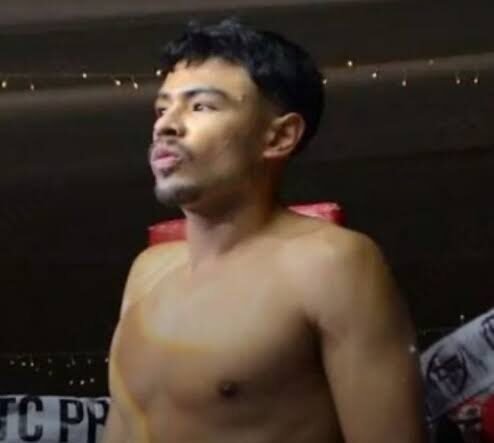 Acribillan a boxeador mexicano en su casa