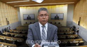 Castro infla su informe con papeleo, no con resultados