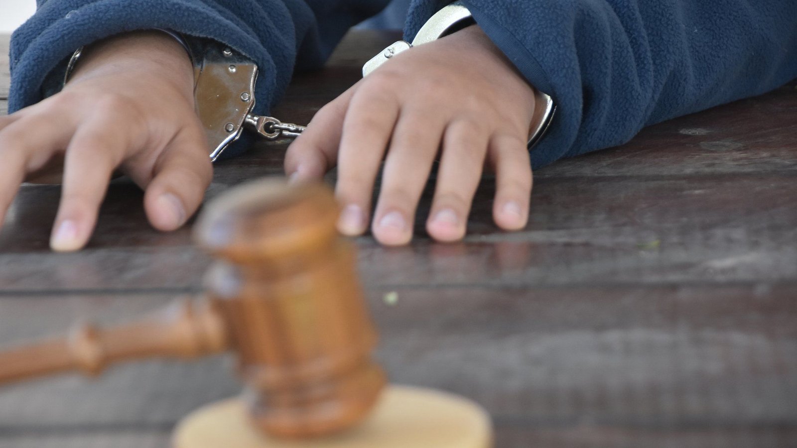 Niña de 11 años asesina a su hermano a plomazos