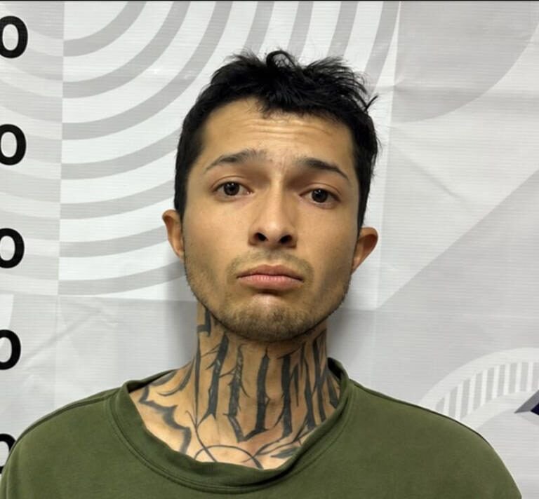 ¡NO MA! Detuvieron a “El Peso Pluma” con armas y otras cosas