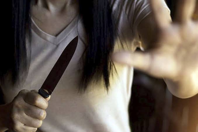 Mujer asesina a su esposo de varias puñaladas