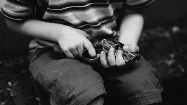 Niño de 6 años mata a su hermanita de 4 con pistola de otro hermano